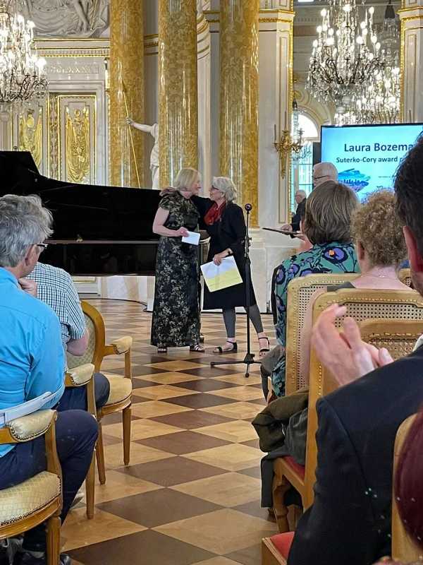 Dr. Laura Bozeman receiving the Suterko-Cory Award at the 18th International Mobility Conference held May 22–26, 2023, in Warsaw, Poland.